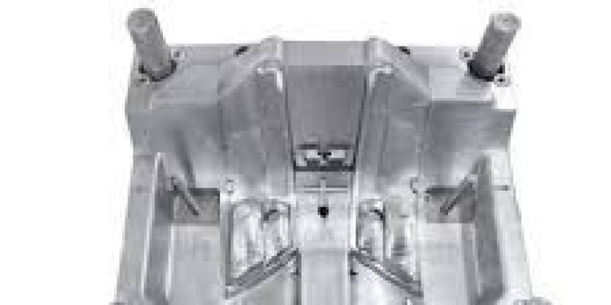 Advanced Mold Engineering for Automotive Lamps